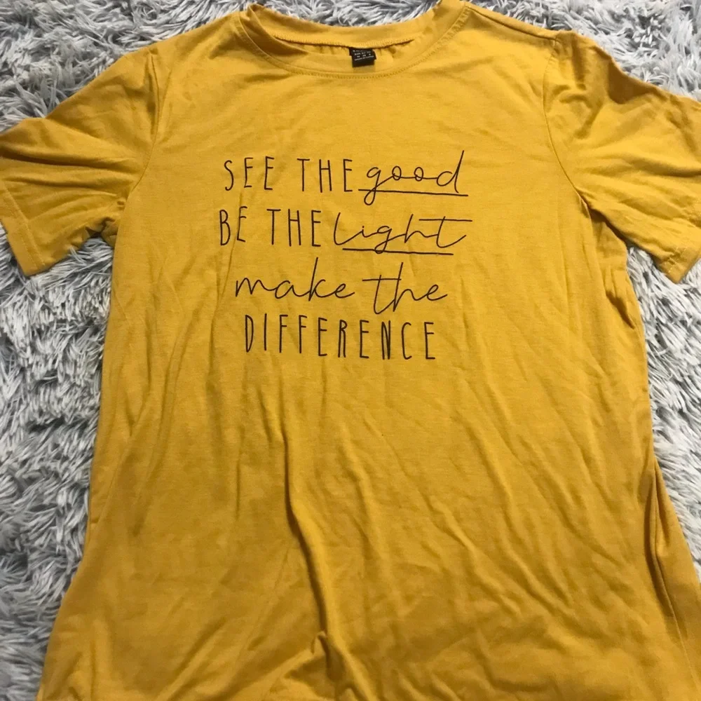 Graphic tee - Picture 1 of 2